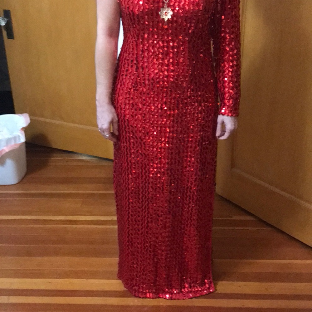 Beautiful Red Sequence Evening Gown - image 6